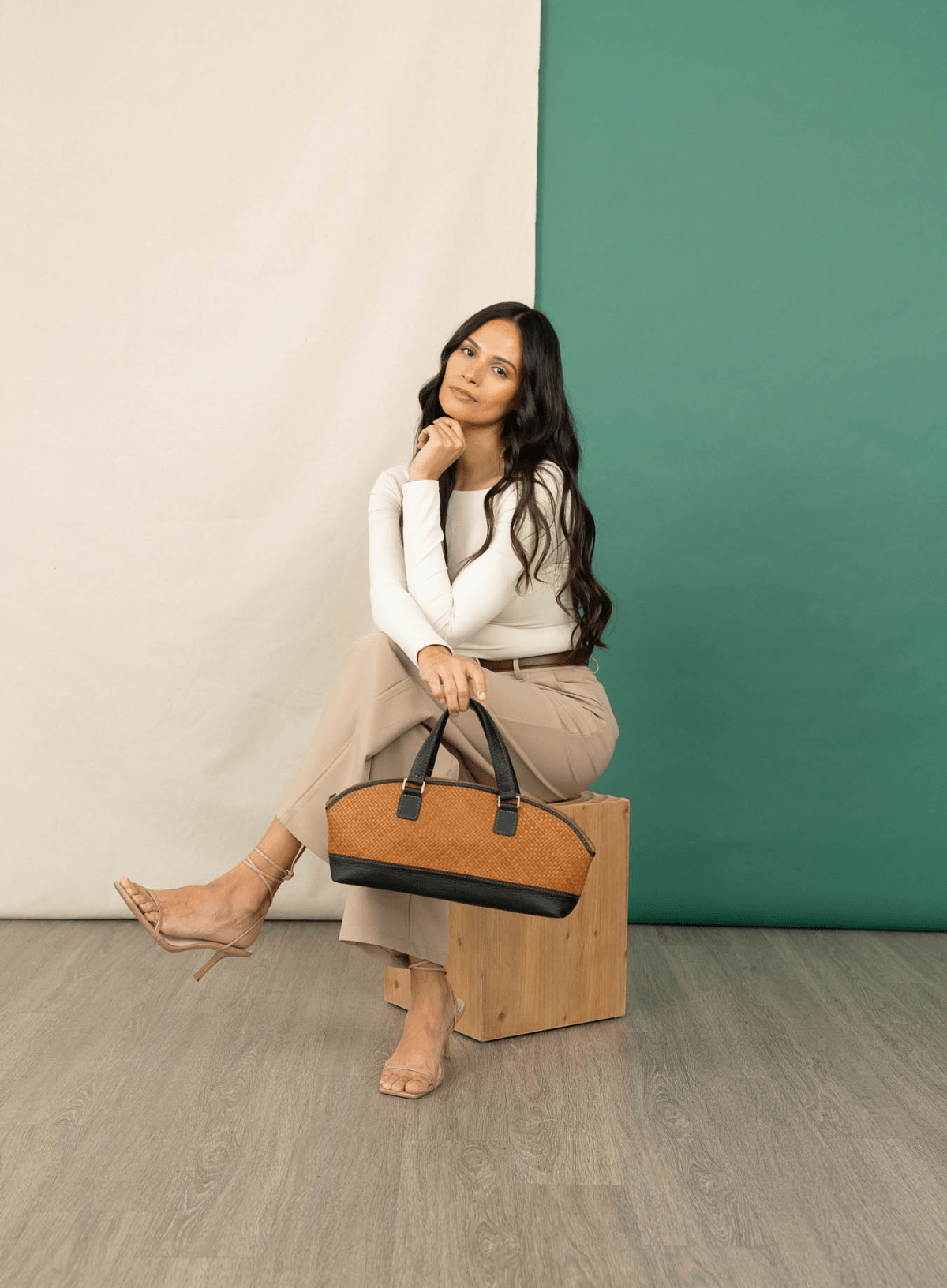 Deux Mains: Haiti Fair Trade - Wholesale Satchel - Women's - East-West Handbag6