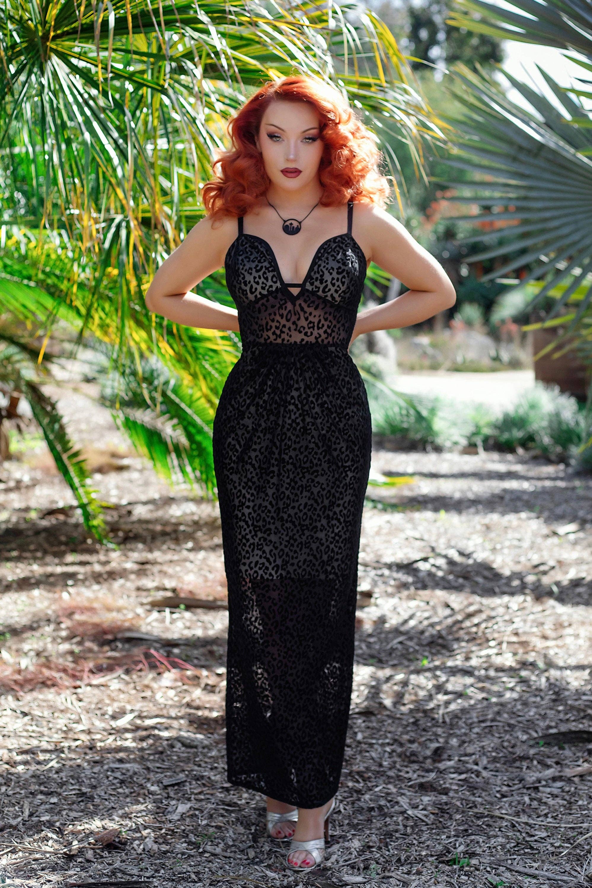 Weasel Wear – Engroshandel Aftenkjole - Dame – Dyreillusion Kjole + Tørklæde - Sort Leopard Stræk Mesh Kjole med Beige Foring & Matchende Tørklæde (Rovdyr Elegance Udgave)0