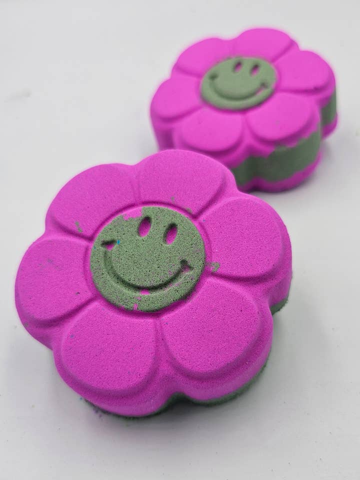 Daisy bath bombs Angel for wholesale by Glamfizz