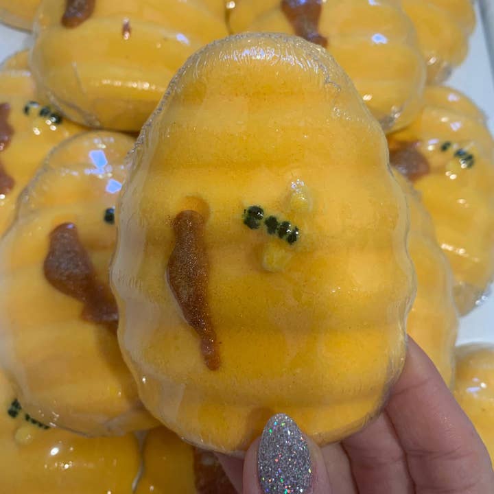 Beehive Bath Bomb for wholesale by Beauty By PharmD