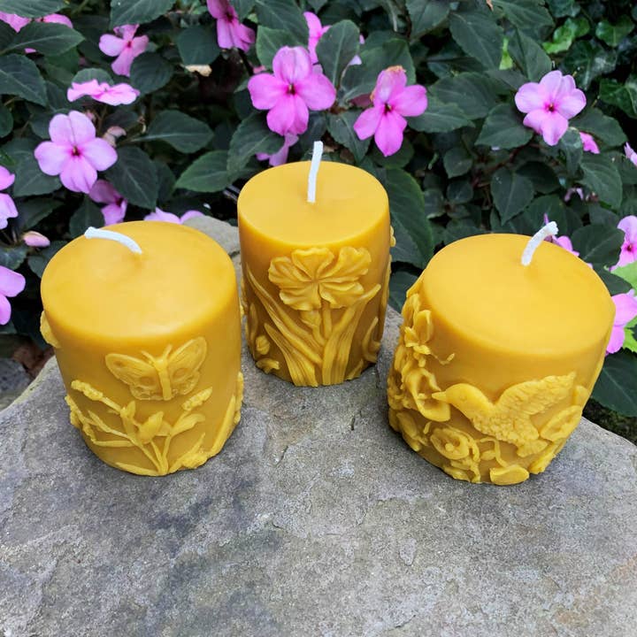 Farfalla | Colibrì | Fiore | Set di Candele a Colonna in Cera d'Api per la vendita all'ingrosso da parte di Bees Light Candles