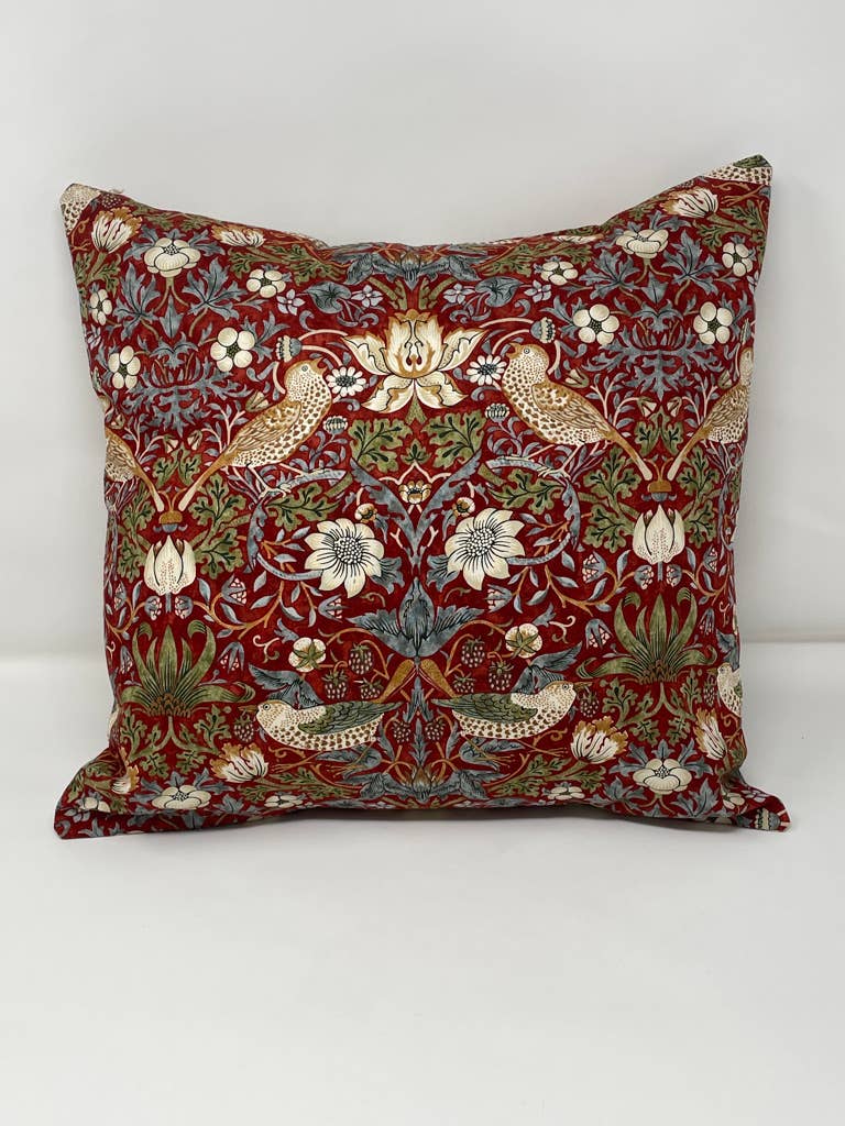 Fait Par Moi – wholesale Cushion set – William Morris Strawberry Thief Design Cushion (Red)1