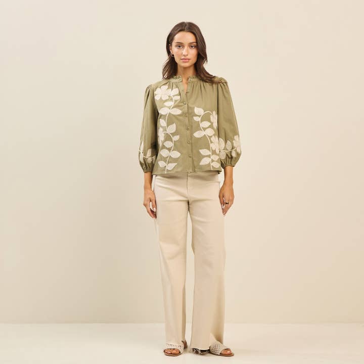 Able – Großhandel Hemd mit Button-down-Kragen – Damen – Bestickte Baumwollbluse3