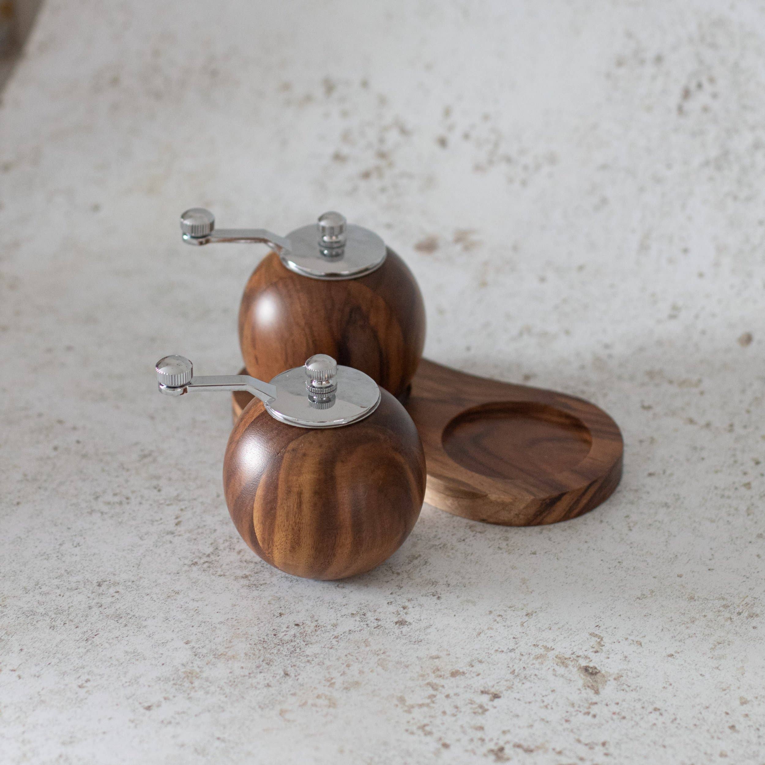 Little Crafts London LTD - Wholesale Salt Mill - Acacia Salt and Pepper Mill Grinder Set1