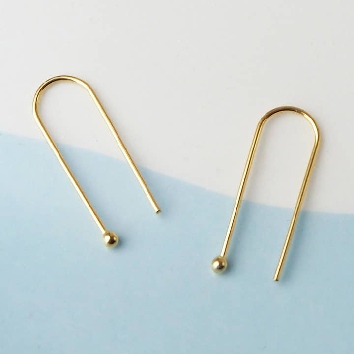Boucles d'oreilles arc en or petites, boucles d'oreilles minimalistes en forme de U pour la vente par Custom Made