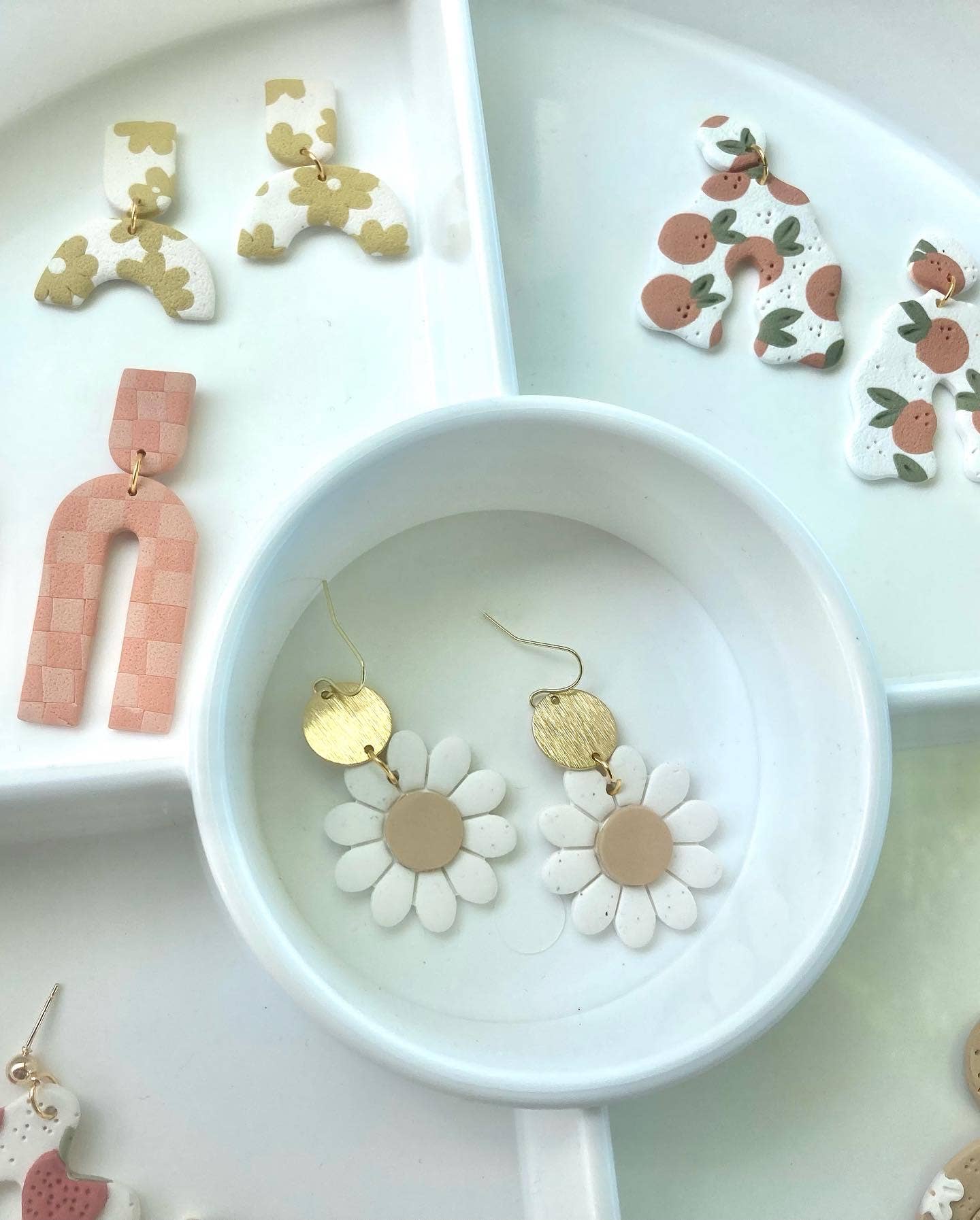 Terra Made - Wholesale Dangle Earrings - Clay daisy dangle earring1