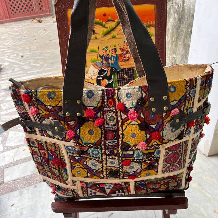 bhavnas boutique - Vente Sac porté épaule – femme - Sacs à bandoulière de travail en miroir à broderie florale indienne Banjara 1