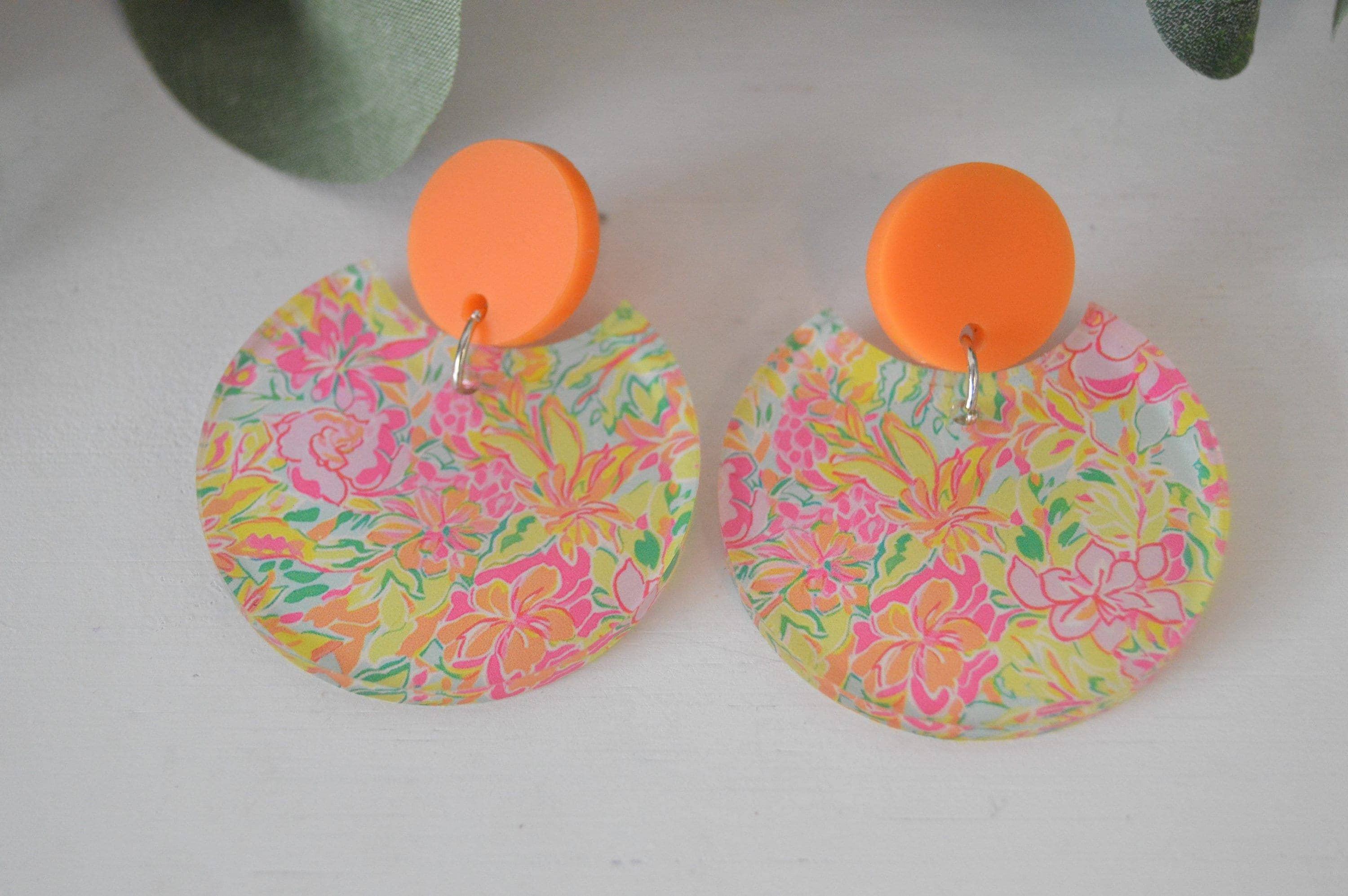 The Adorned Fox – wholesale Dangle earrings – Preppy Earrings, Colorful Notched Circle Earrings, Floral3