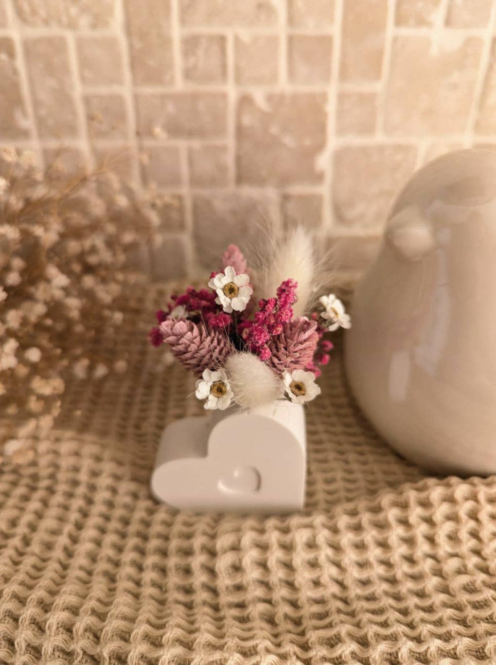 Maison Oline - Wholesale Decorative Tabletop Object - Jesmonite Heart + Dried Flowers4
