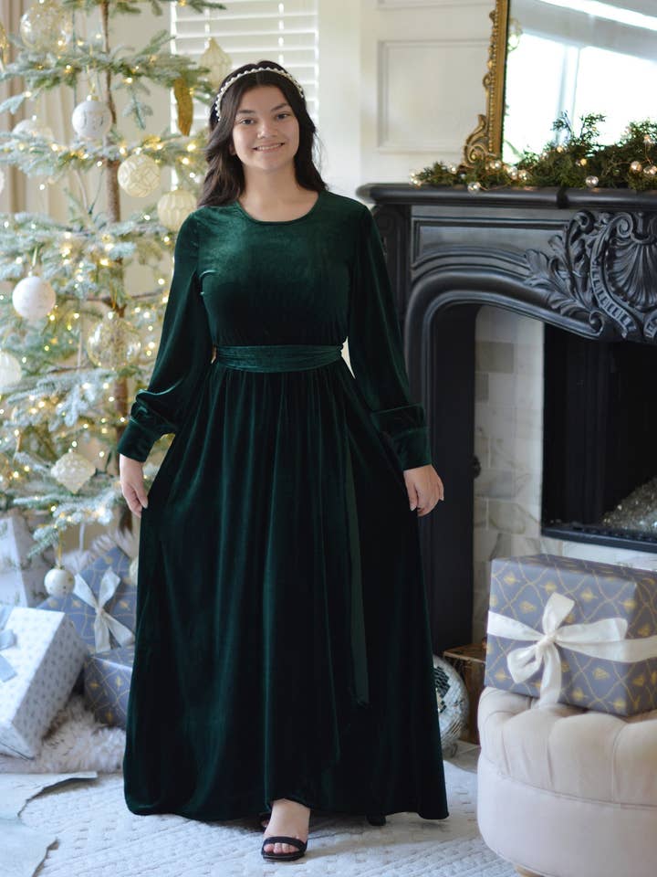 Abito lungo in velluto verde cammeo per la vendita all'ingrosso da parte di Skirt Society