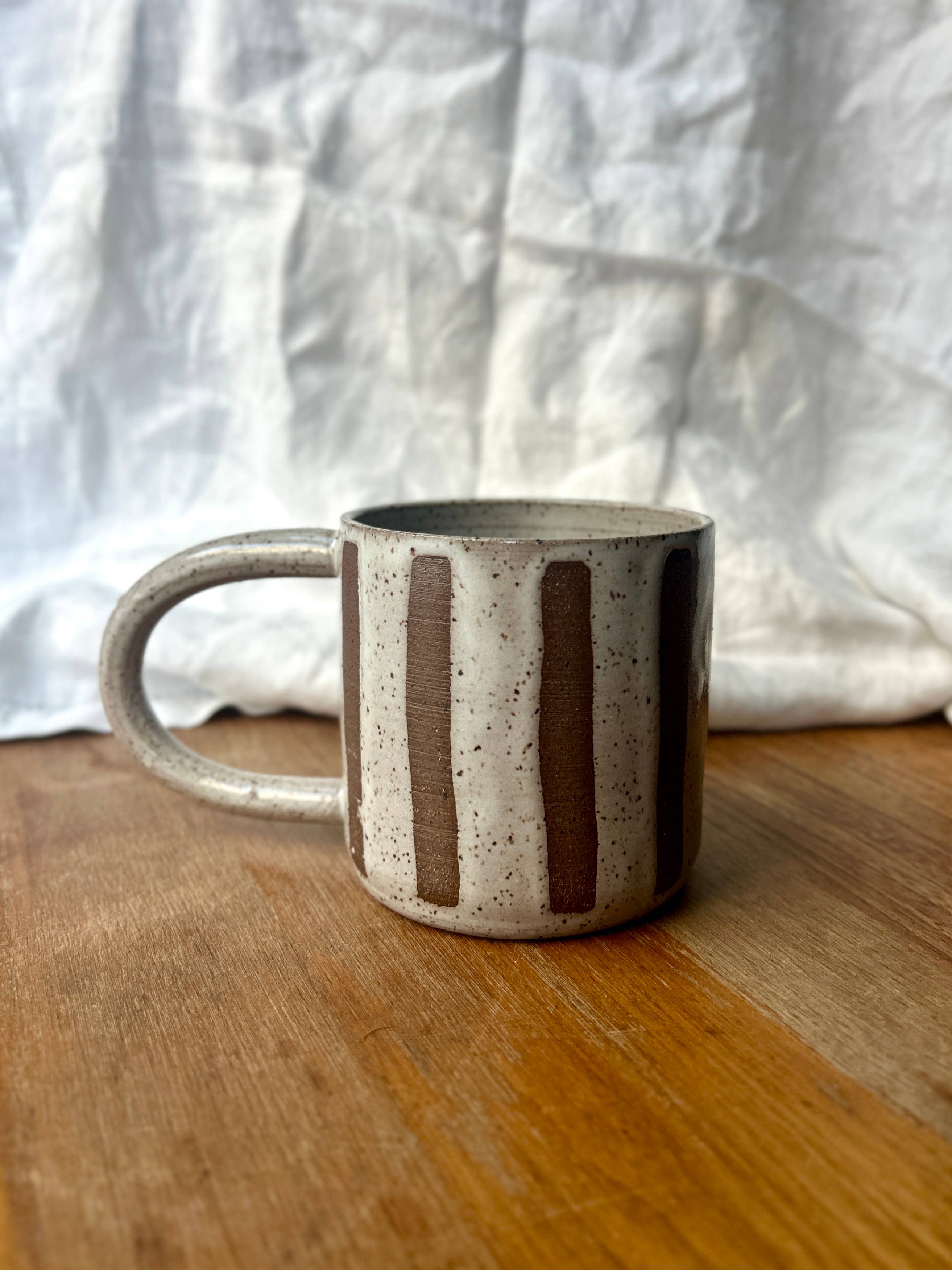 Sarah Mennell Ceramics - Vente Tasse à café - Mug en céramique fait main – Rayure1