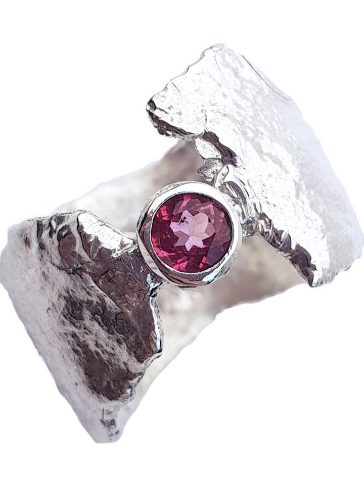 Faerie Tale Ring 'Göttin Danu' Rosa Topas für den Großhandel von Caroline Stokesberry-Lee Jewellery Design