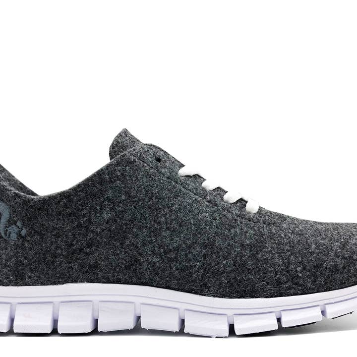 thies ® PET Sneaker anthracite | vegan aus recycelten Flaschen and other Purchase Wholesale sneaker liste. Free Returns & Net 60 Terms on Faire trending on Faire.