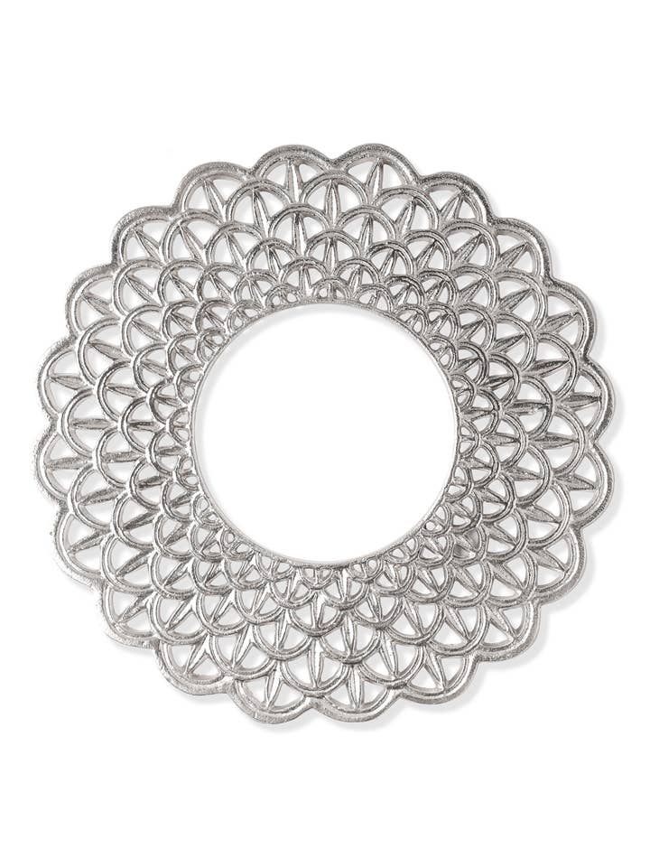 Gegolfde Lattice Zilveren Aluminium Oplaadplaat – 13" voor wholesale door Tiramisu