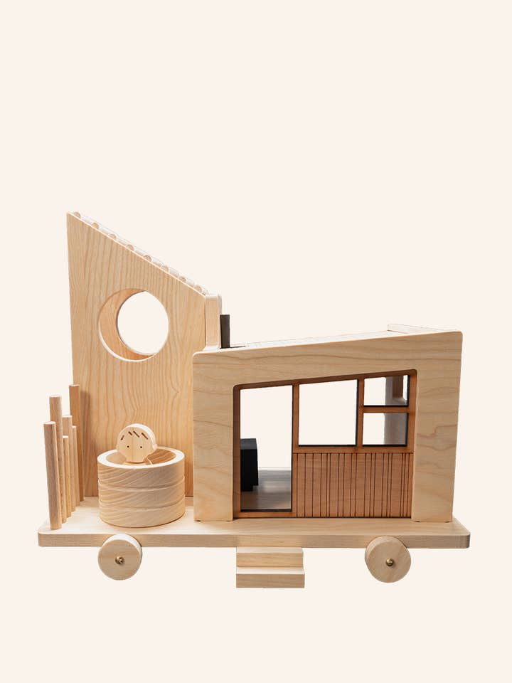 Céleste 
1 Tiny house et 3 figurines pour la vente par Atelier Gabrielle