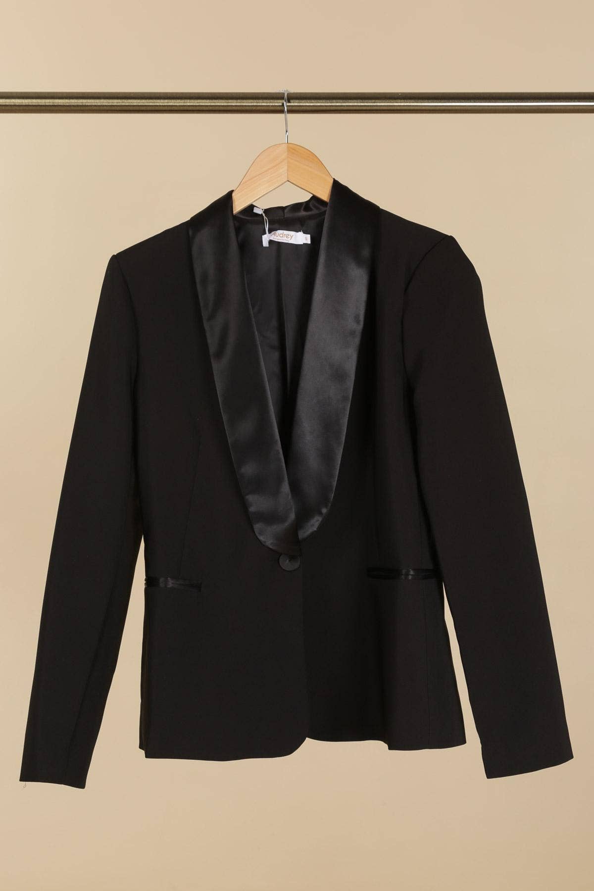 Afinity - Wholesale Suit Jacket - Women's - Plus-size blazer with satin collar A63581