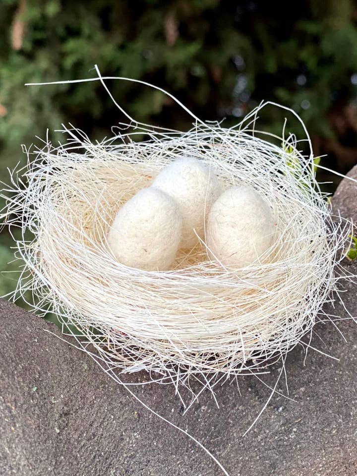 Nid avec 3 œufs pour la vente par Adopta un hada