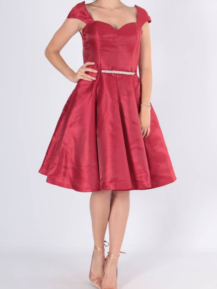 Burgundy cocktail dress for wholesale by Les Voiliers