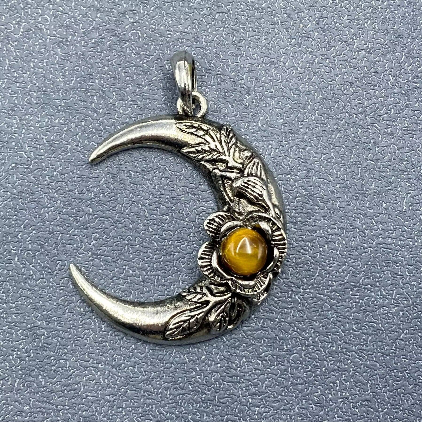 Mio Queena – wholesale Spiritual stone/crystal – Vintage Inlaid Stone Rose Moon Charm Pendant - CS/MS3