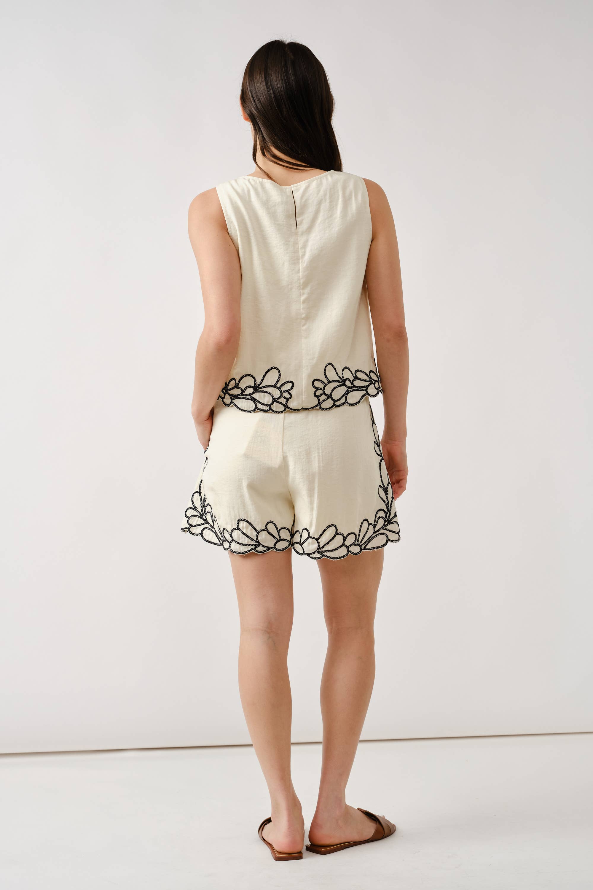 Aaron & Amber - Wholesale Shorts - Women's - MAP3230 EMBROIDERED HEM ELASTIC WAIST SHORTS14