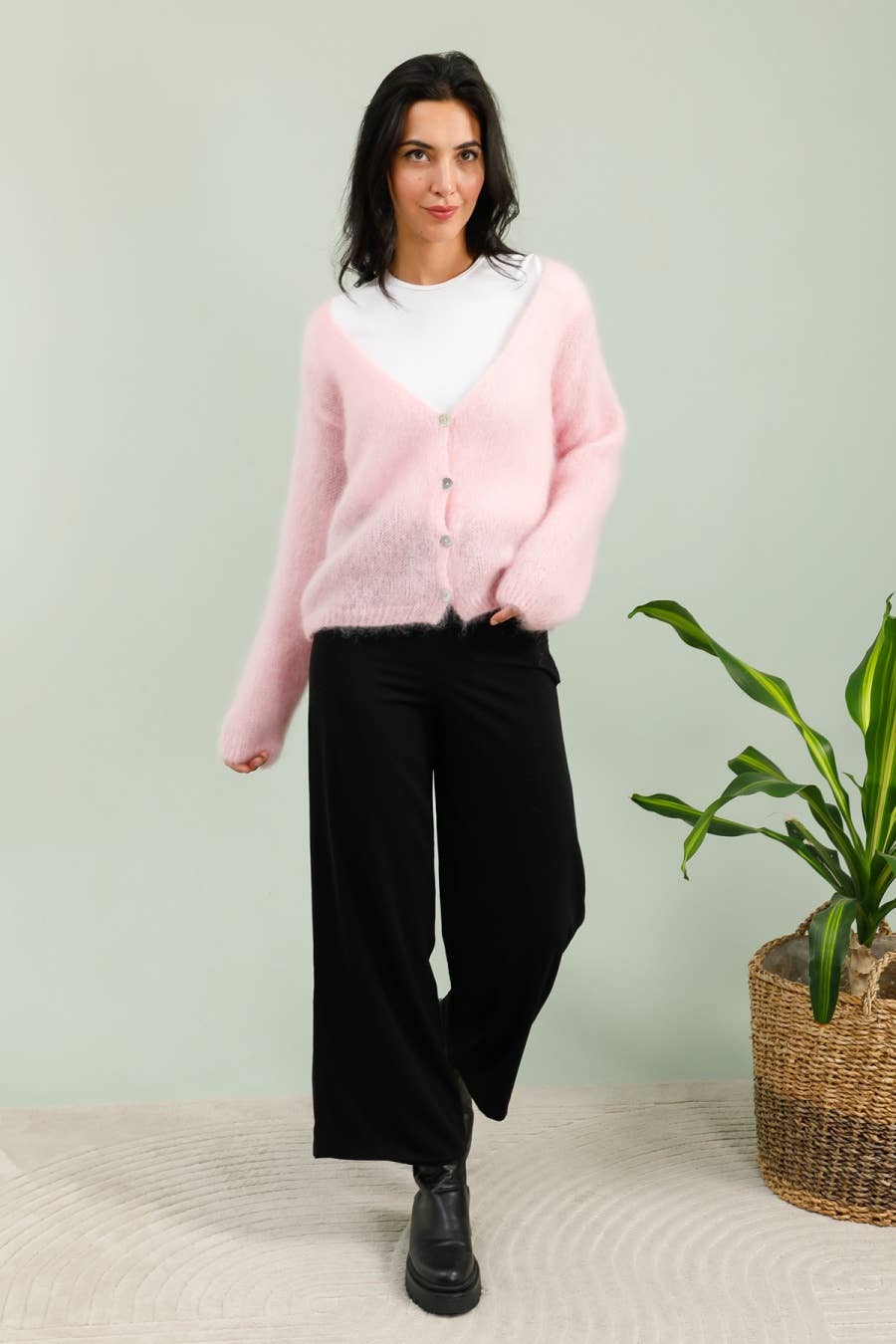 NAÏS PARIS – wholesale Cardigan – Women’s – V-neck cardigan with long sleeves in 80% kid mohair16