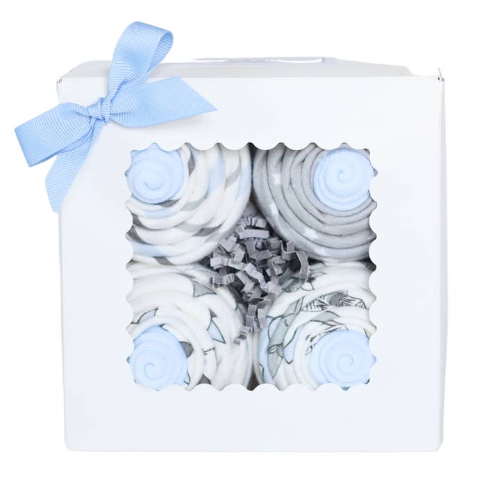 Cupcake-Geschenkset für Babys mit Decke und Socken für Jungen, Royal Safari für den Großhandel von Baby Blossom Company