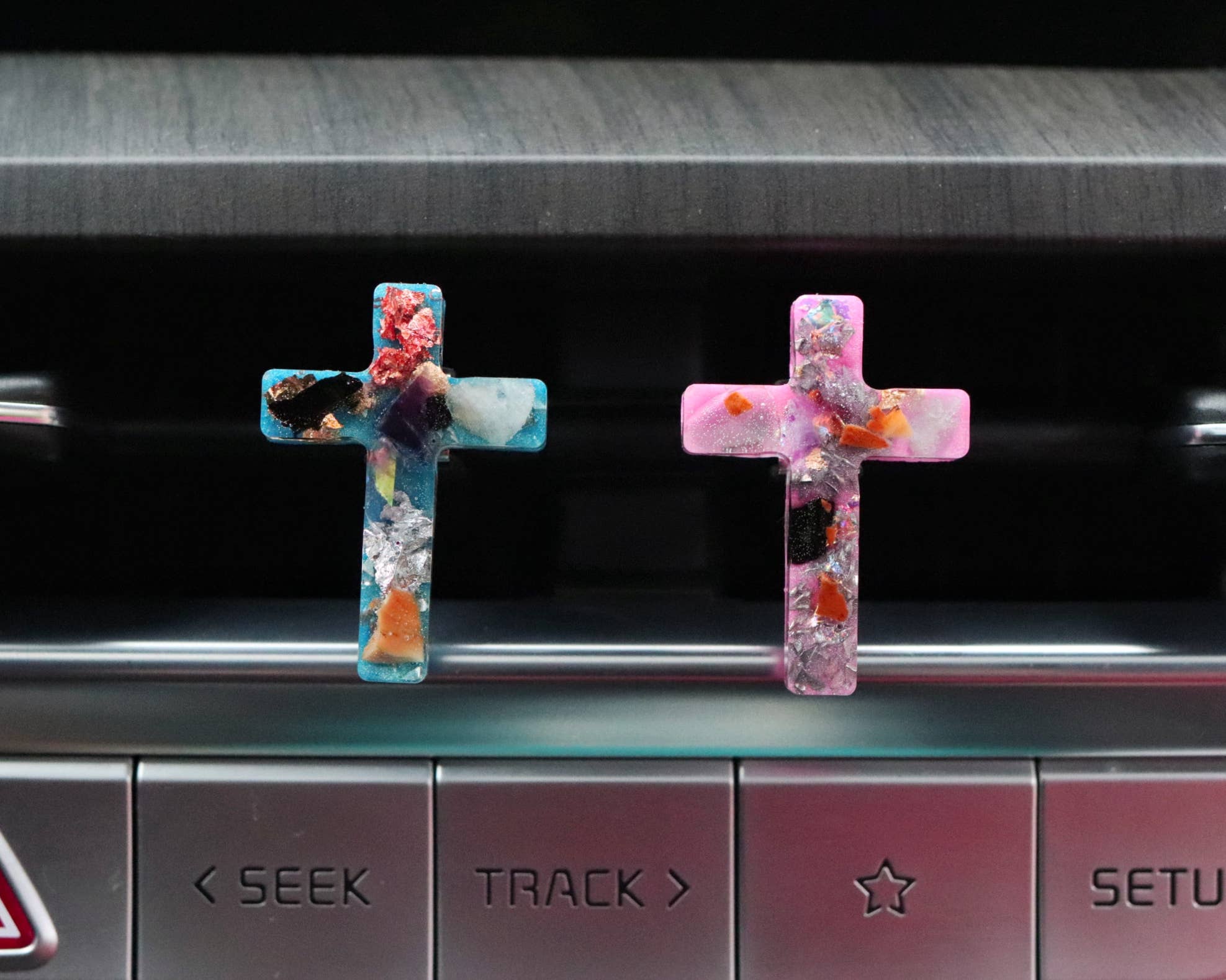 Lucky Luna – wholesale Car Decorative Charm - Unisex – Crystal Cross Car Vent Clip for Travel Anxiety & Protection2