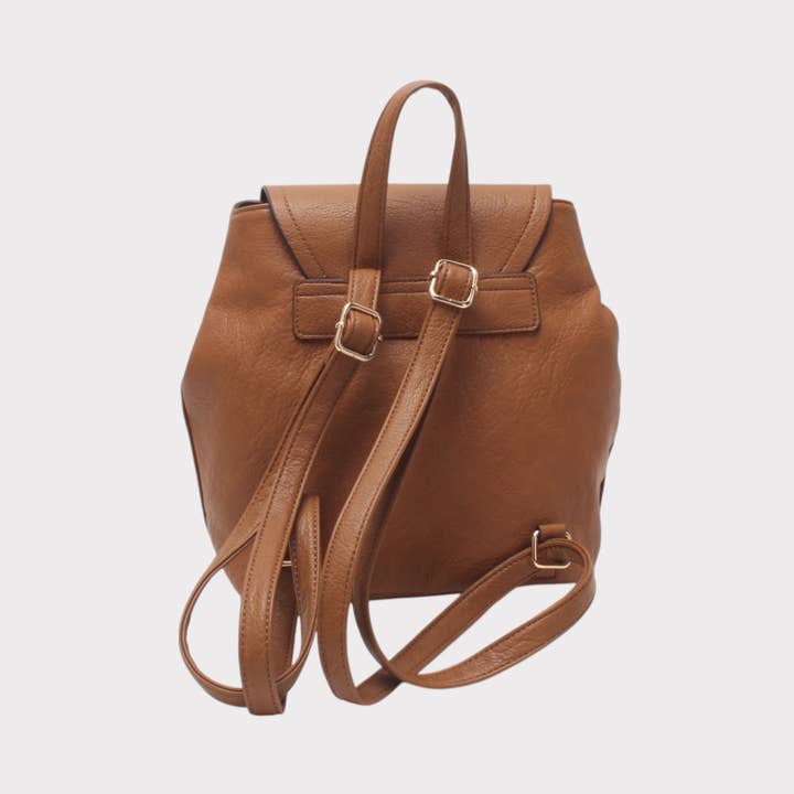 BESTINI - Wholesale Backpack - Women's - Small backpack, magnetic clasp and zipper, with front pocket2