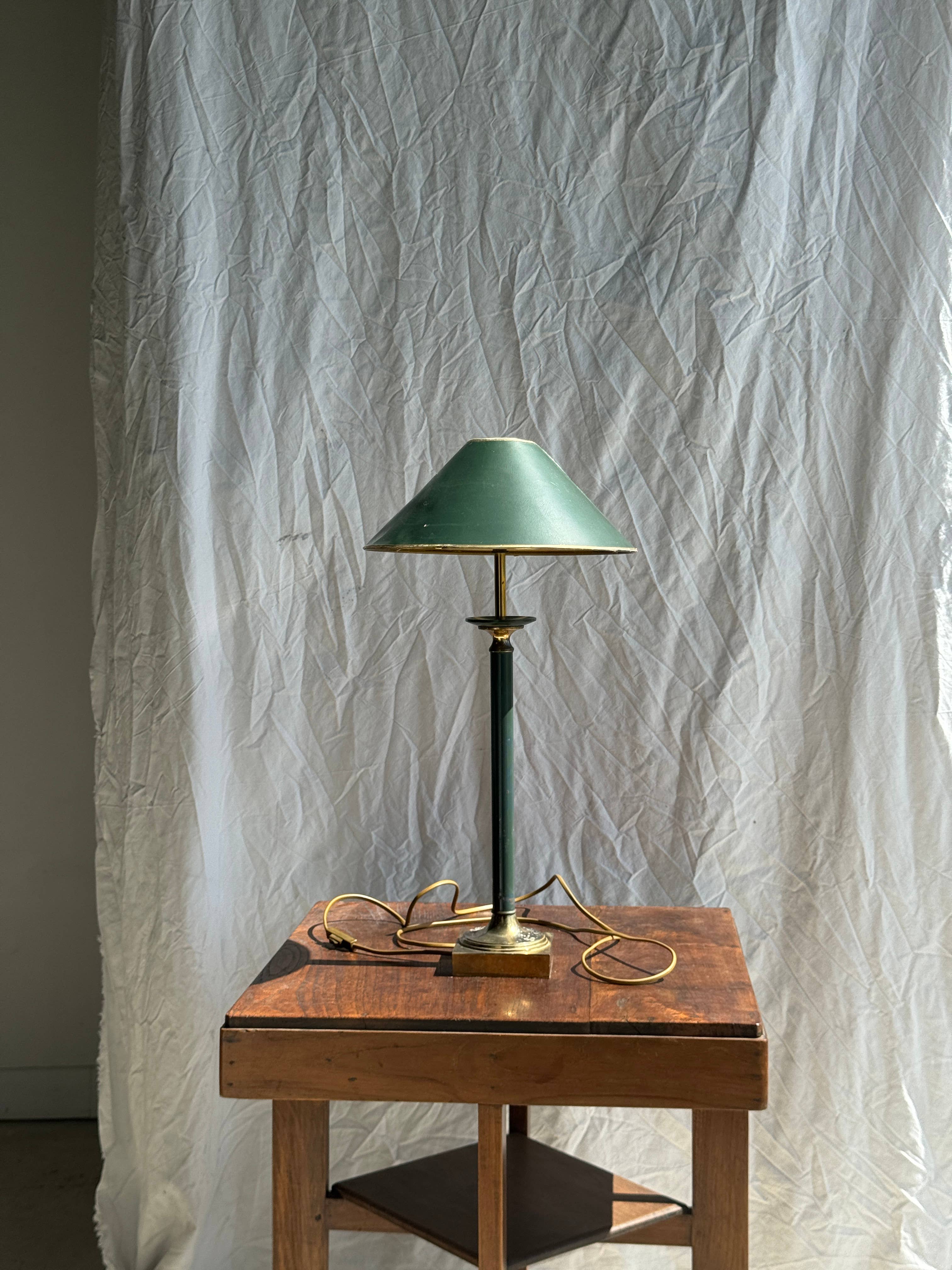 Office Objets - Wholesale Accent/Desk Lamp - Vintage green and gold table lamp H60 D3010