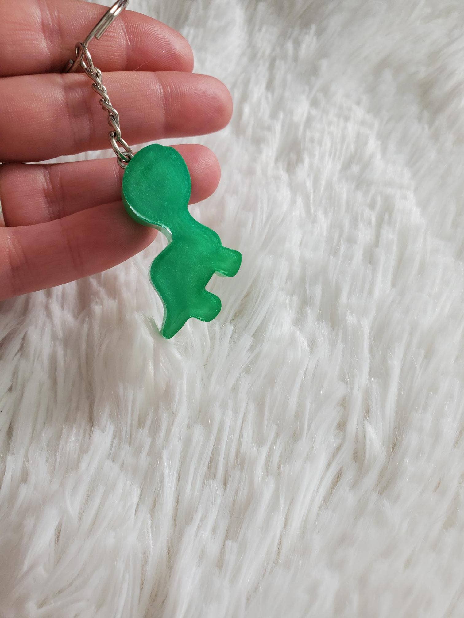 Tots And Tumblers Art - Venta al por mayor Llavero - Niños - Llavero de resina de dinosaurio, llavero tipo mochila1