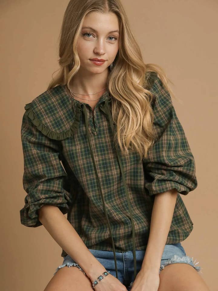 Umgee Bluse in Übergröße mit Karomuster und Rüschenkragen für den Großhandel von Garden Naked