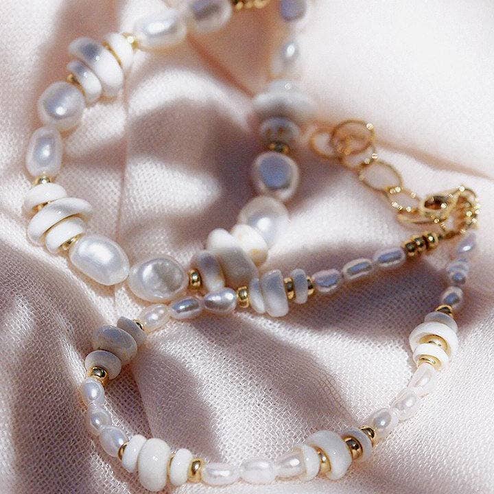 Ke Aloha Jewelry - Wholesale Beaded Bracelet - Gold Puka Shell Pearl Bracelet - Maka3
