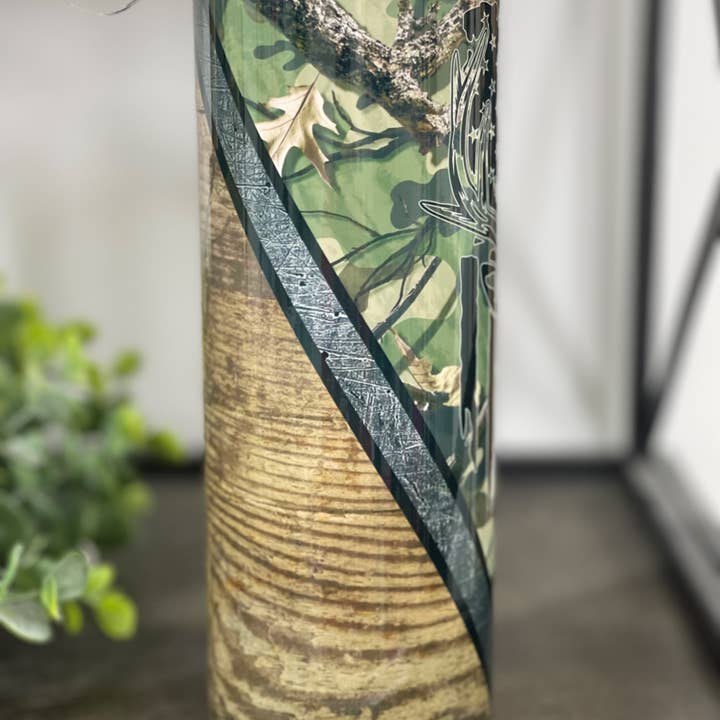 CMD Wholesale - Wholesale Insulated Mug/Tumbler - Camo & Wood Grain Deer Hunter 20oz Skinny Tumbler