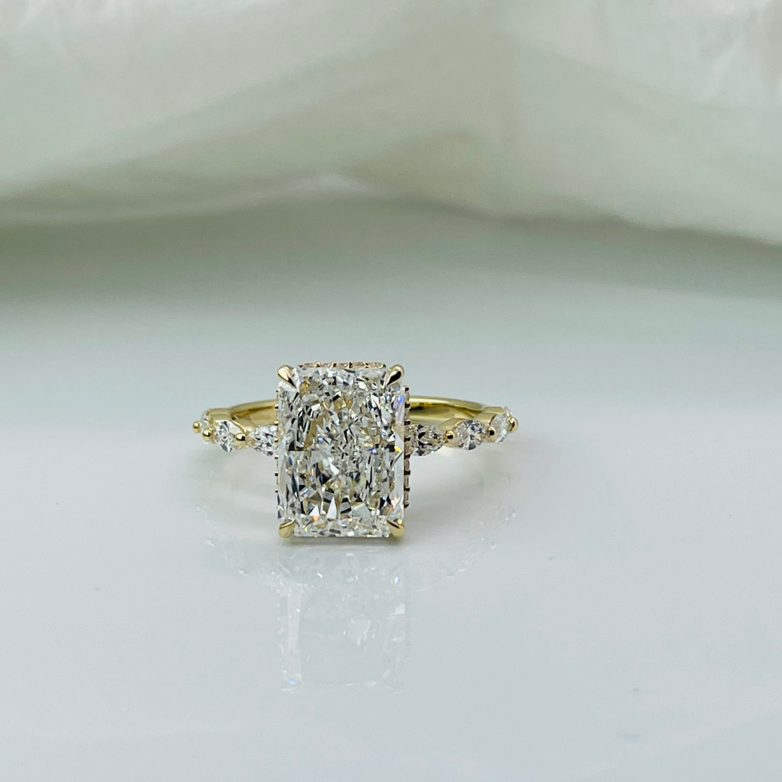 Triple C Diamonds - Vente Bagues de fiançailles - Bague de fiançailles en diamant avec bande marquise cachée halo radiant élégant en or massif 14K de 2 à 4 carats0