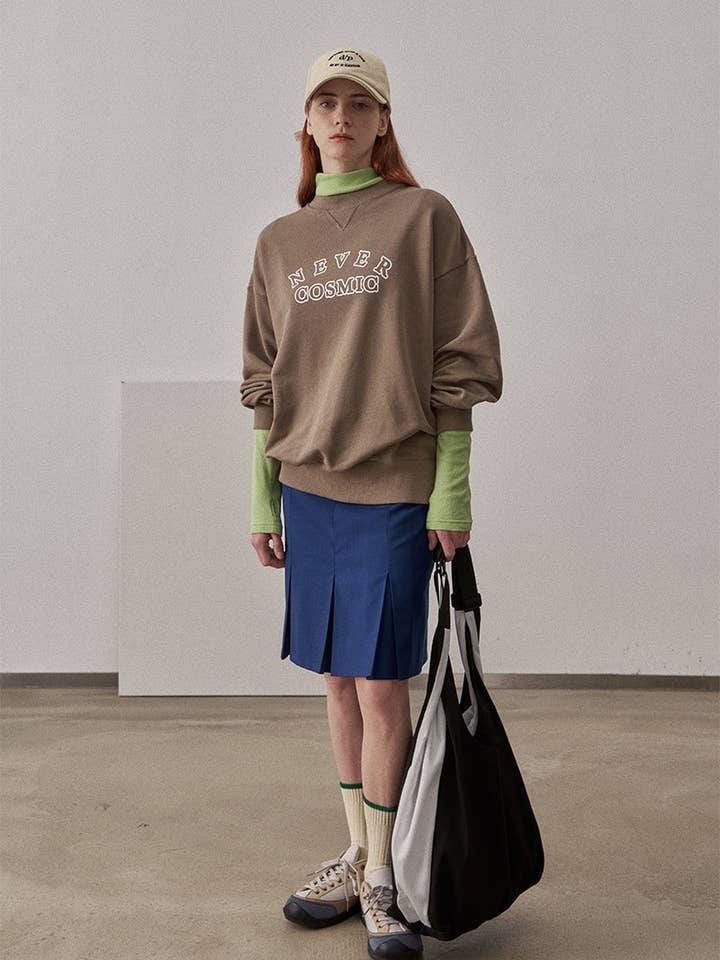 Lille Fit Never Cosmic Sweatshirt / Mælkekaffe for engroshandel hos Prod Bldg