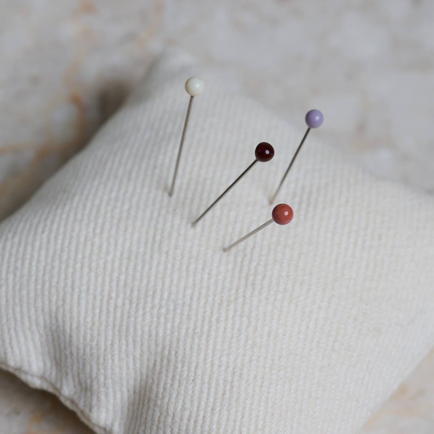 Atelier Brunette - Fabrics & Sewing Patterns Shop - Wholesale Craft supplies - MURANO GLASS HEAD PINS x 53