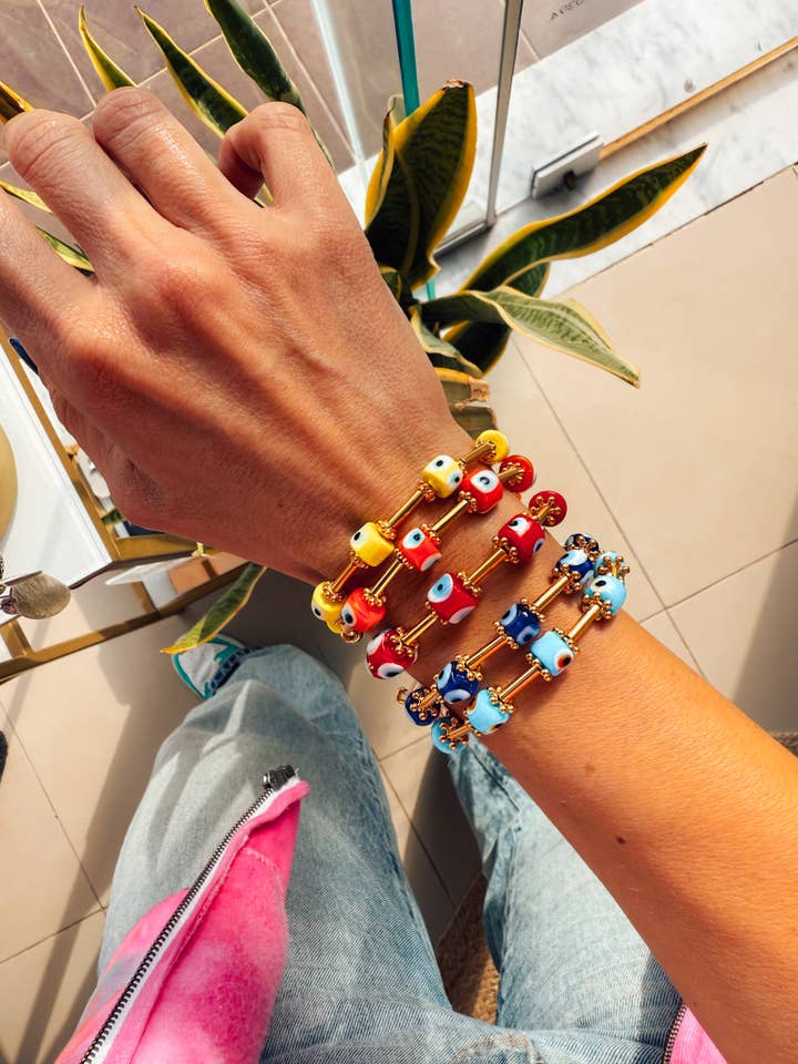 Multi-Color Evil Eye Bracelet with Gold Accents for wholesale by Goupi