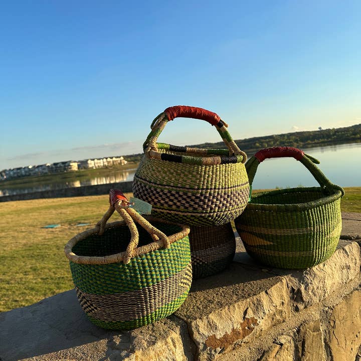 The African Home Goods - Wholesale Basket - Round Bolga Market Basket w/ Leather Wrapped Handle - Green Assorted 1 EA1