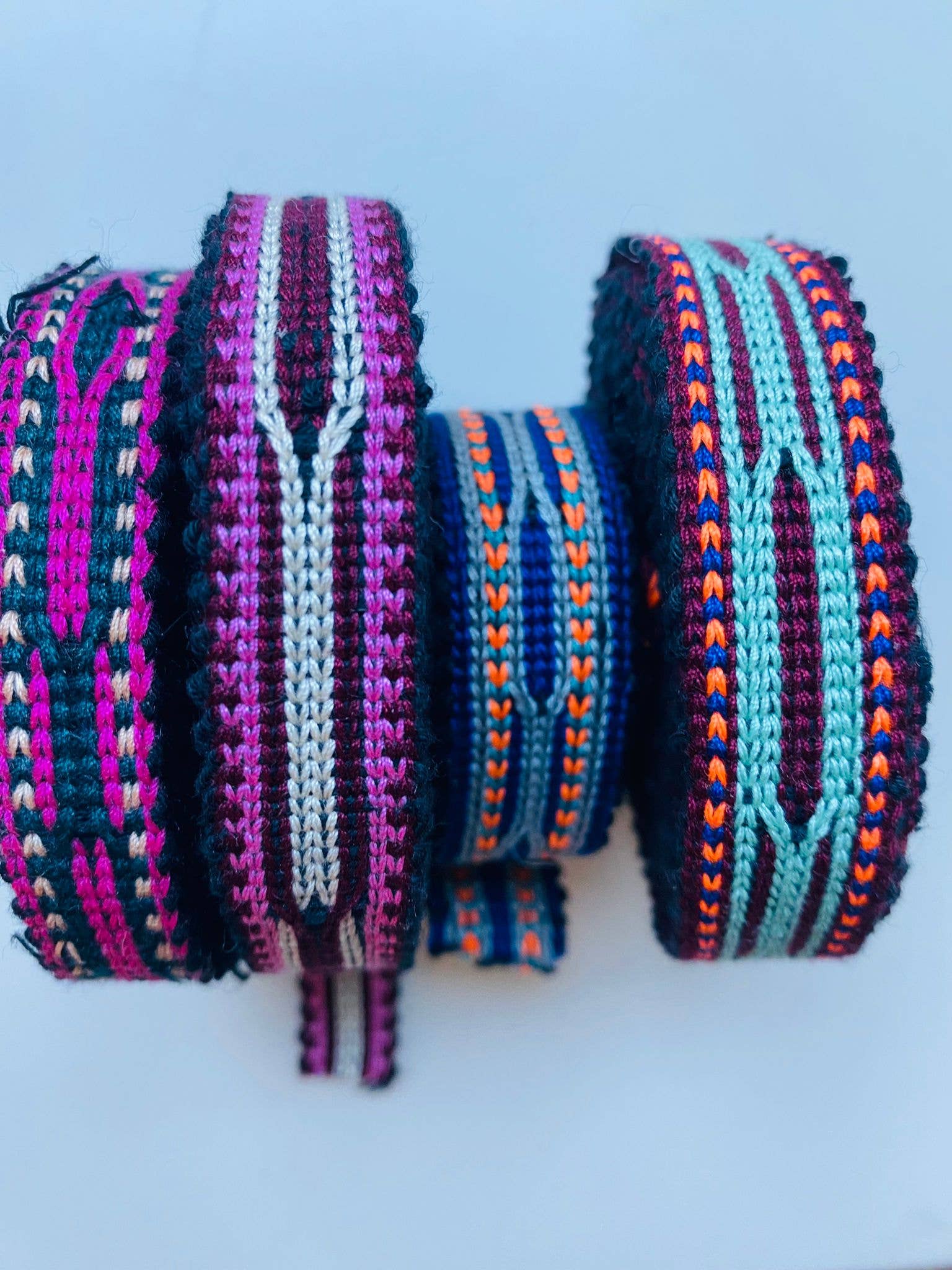 Tezeè – Großhandel Gewebtes/geflochtenes Armband – Ikat-Stoffarmband aus Uzbekistan5