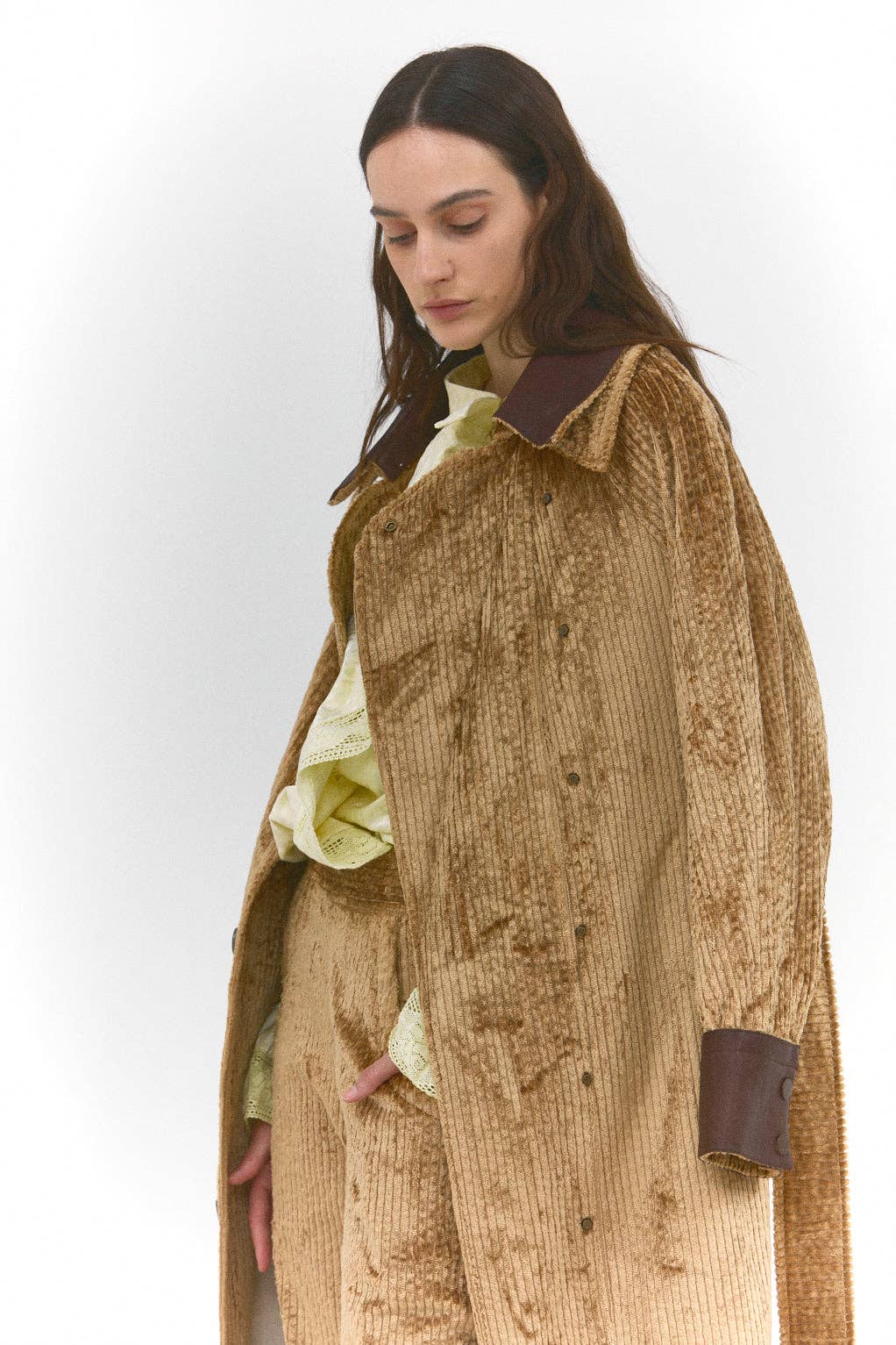 SUNDAY LIFE - Wholesale Coat - Women's - Aurèle – Long coat with ribbed stripes and leather collar2