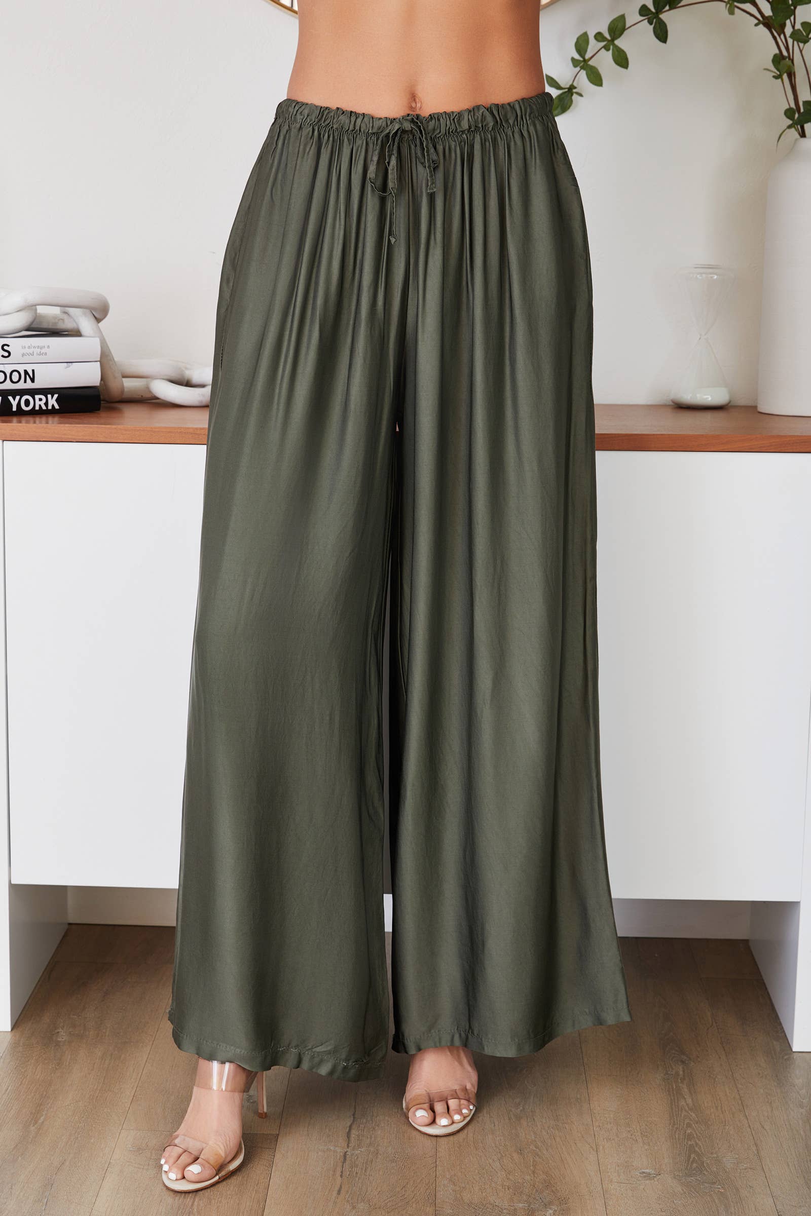 MILIO MILANO – wholesale Pants – Women's – SILKY WIDE LEG PANTS (11505)0