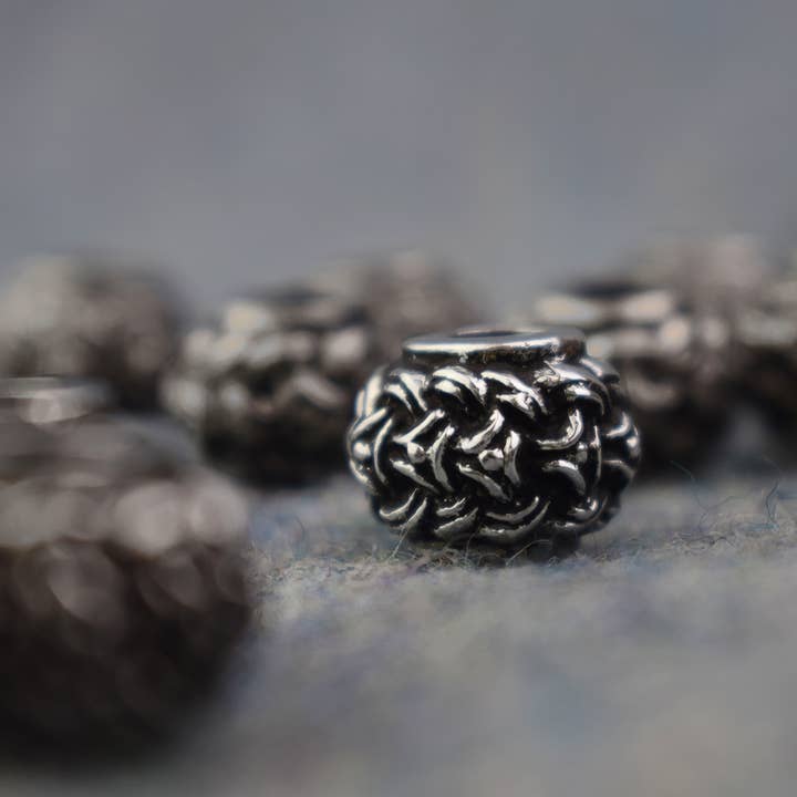 Asgard - Wholesale Individual Charm/Pendant - Borre Knotwork Viking Style Beard Bead2