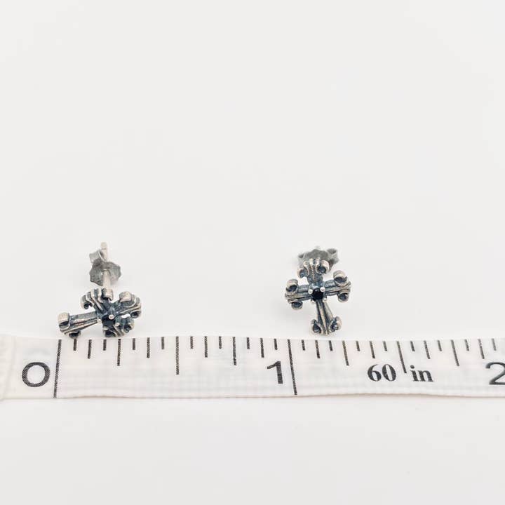 Mio Queena – Engroshandel Ørestikkere – S925 Sterling Sølv Vintage udskårne kors ørestikker - GT