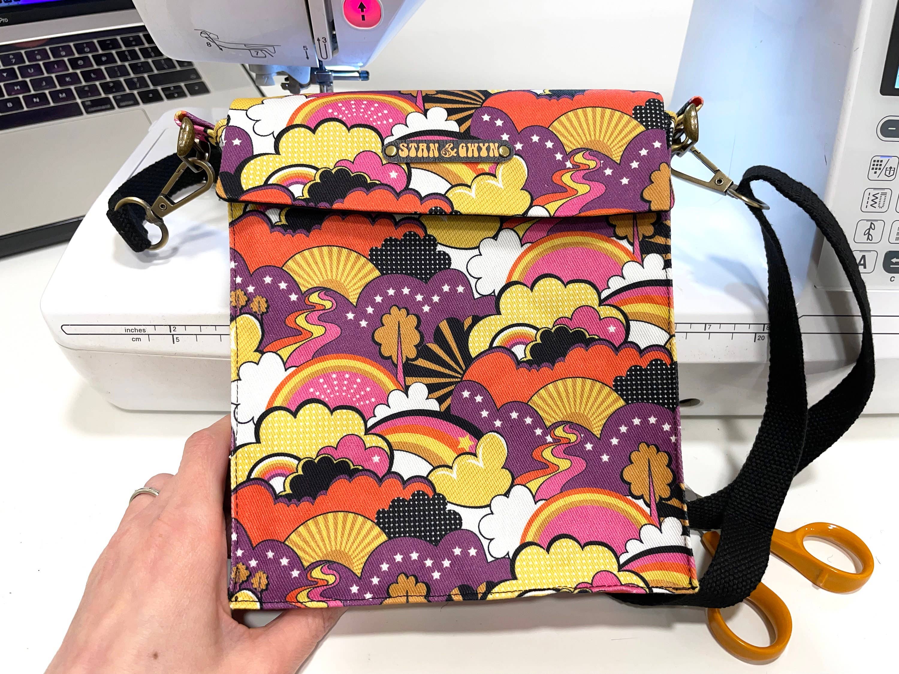 Stan and Gwyn - Vente Sac à bandoulière – femme - Sac arc-en-ciel, sac des années 1960, sac à bandoulière, sac rétro4
