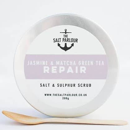 Exfoliant réparateur au jasmin et au thé vert pour la vente par The Salt Parlour