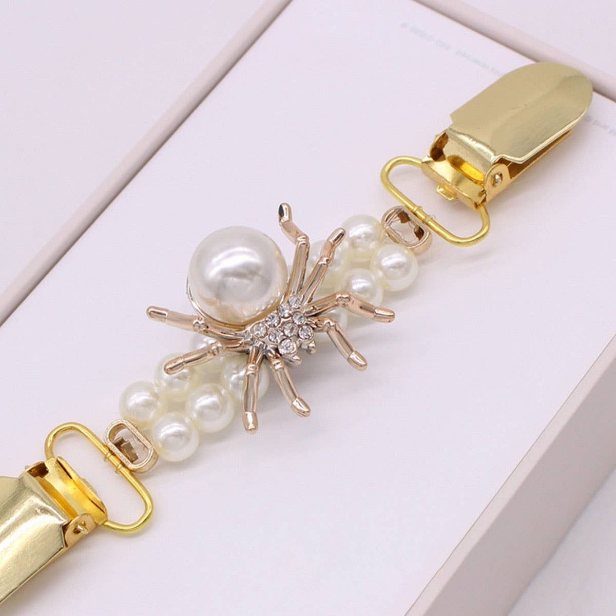 ACCITY - Wholesale Scarf Clip - Women's - POPULAR HIGH-GRADE PEARL SWEATER CLIP SHAWL CLIP_CWMM22075