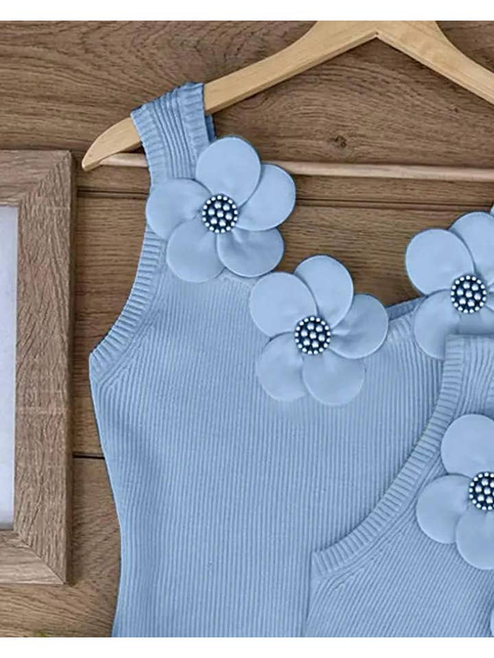 Queen Fashion - Wholesale Tank Top - Women's - floral pattern beaded knit tank top35