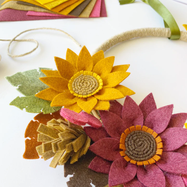 The Handmade Florist – wholesale DIY craft kit – Rustic Sunflower Wreath felt flower craft kit6