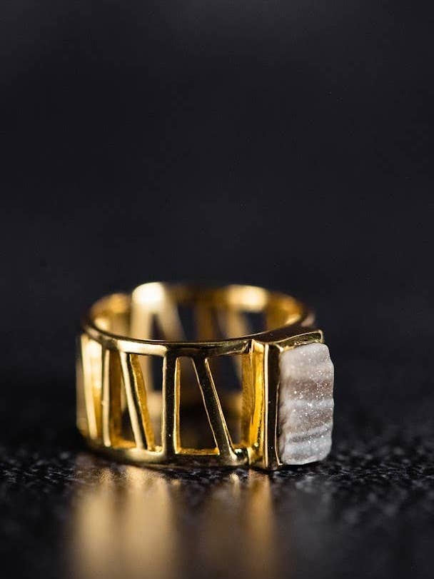 Anello French Baguette con pietra naturale Desert Drusy per la vendita all'ingrosso da parte di Atelier Leblanc