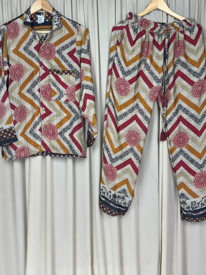 Recycle Zijde PJ Set, Zijdeachtige Loungewear Pyjama Set, L / XL Maat voor wholesale door The Eastern Loom